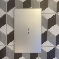 ASUS Vivobook M712D 17.3″ Laptop  AMD RYZEN 5 3500U 256GB 1 TB  8GB RAM Win 11