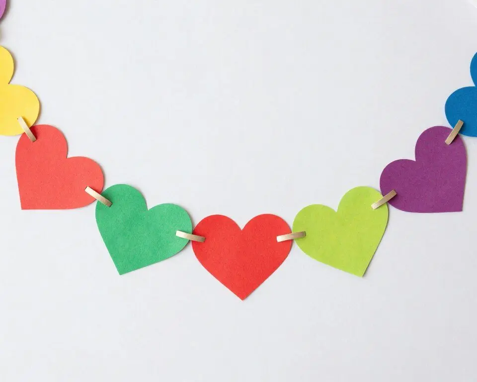 Paper heart chain craft for preschoolers